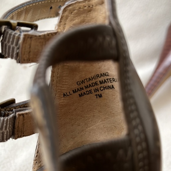 Guess Heels - Picture 4 of 4